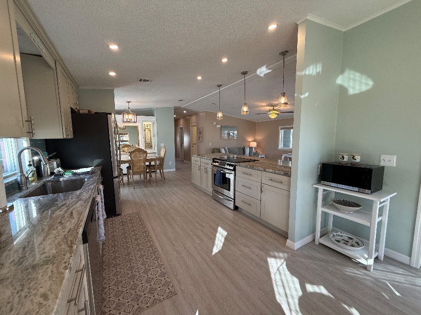 6253 Chalgrove Circle a Sarasota, FL Mobile or Manufactured Home for Sale