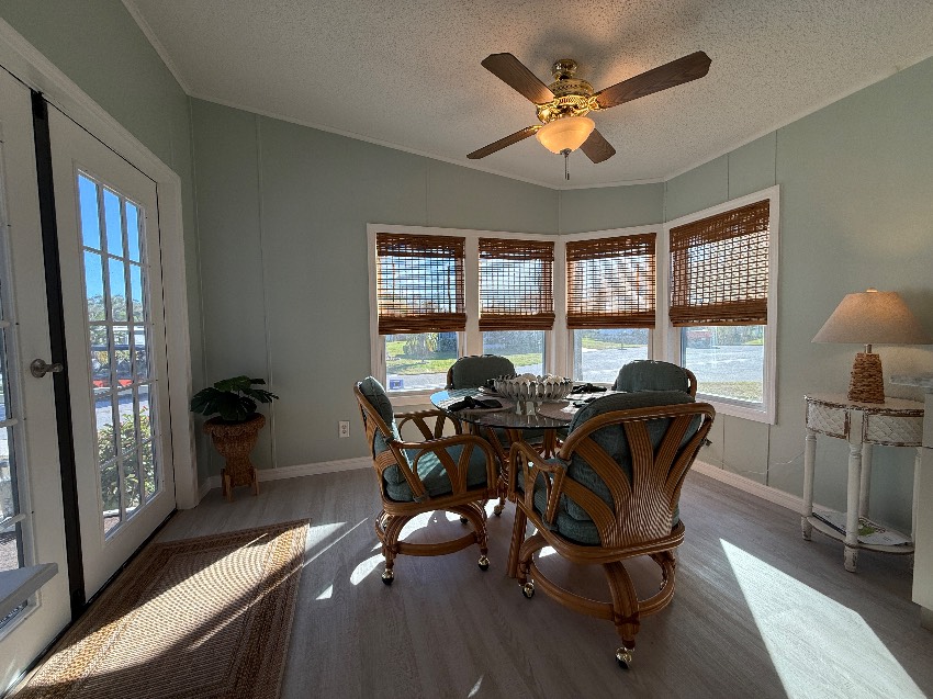 6253 Chalgrove Circle a Sarasota, FL Mobile or Manufactured Home for Sale