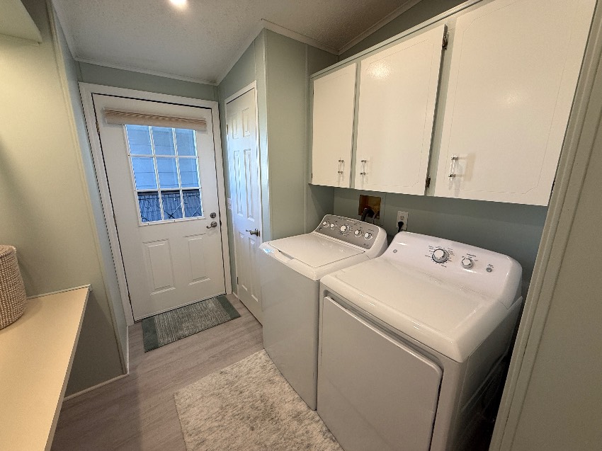 6253 Chalgrove Circle a Sarasota, FL Mobile or Manufactured Home for Sale