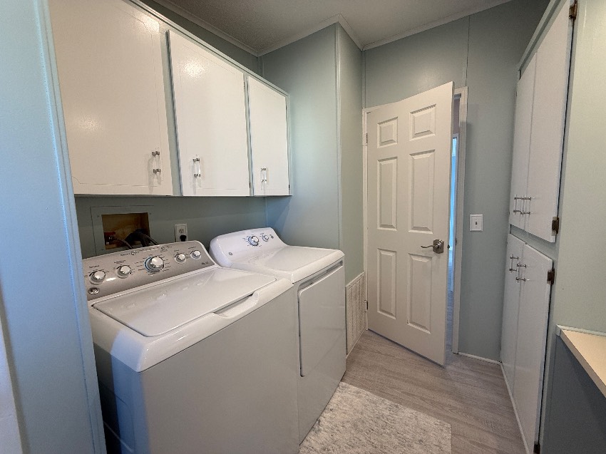 6253 Chalgrove Circle a Sarasota, FL Mobile or Manufactured Home for Sale