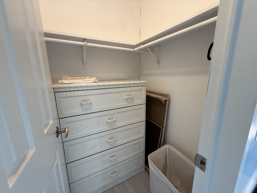 6253 Chalgrove Circle a Sarasota, FL Mobile or Manufactured Home for Sale