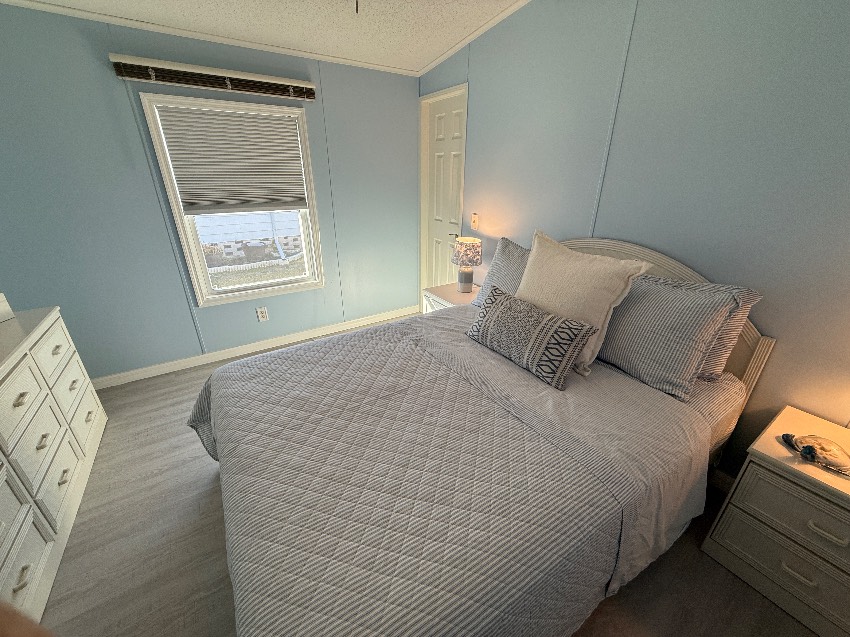 6253 Chalgrove Circle a Sarasota, FL Mobile or Manufactured Home for Sale