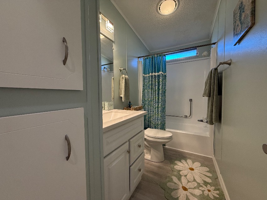 6253 Chalgrove Circle a Sarasota, FL Mobile or Manufactured Home for Sale