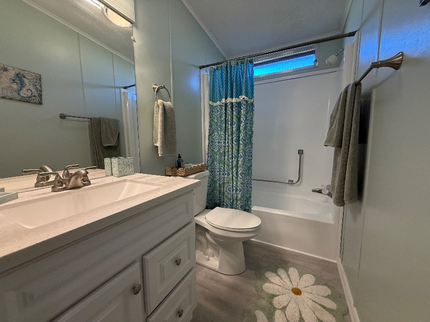 6253 Chalgrove Circle a Sarasota, FL Mobile or Manufactured Home for Sale