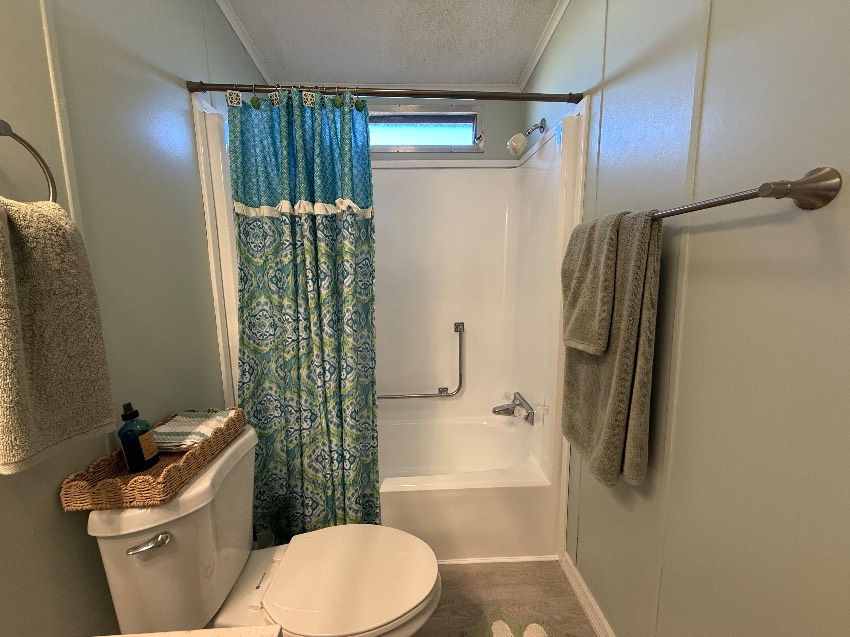 6253 Chalgrove Circle a Sarasota, FL Mobile or Manufactured Home for Sale