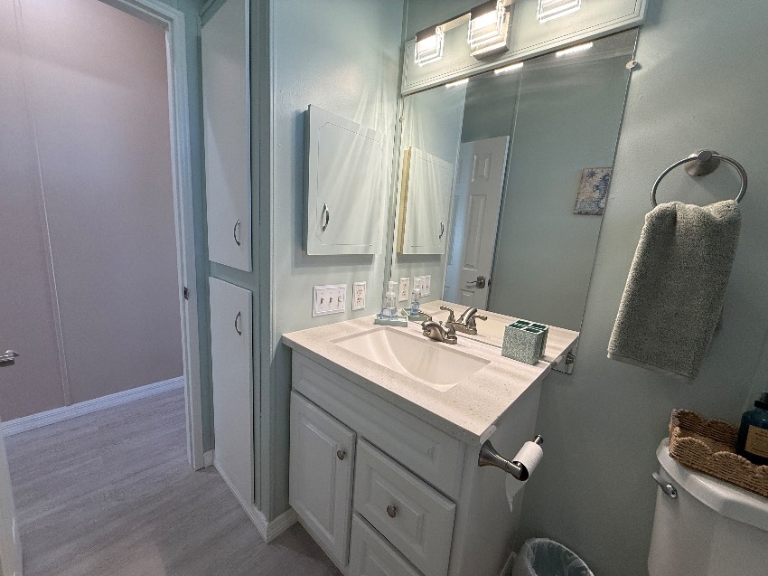 6253 Chalgrove Circle a Sarasota, FL Mobile or Manufactured Home for Sale