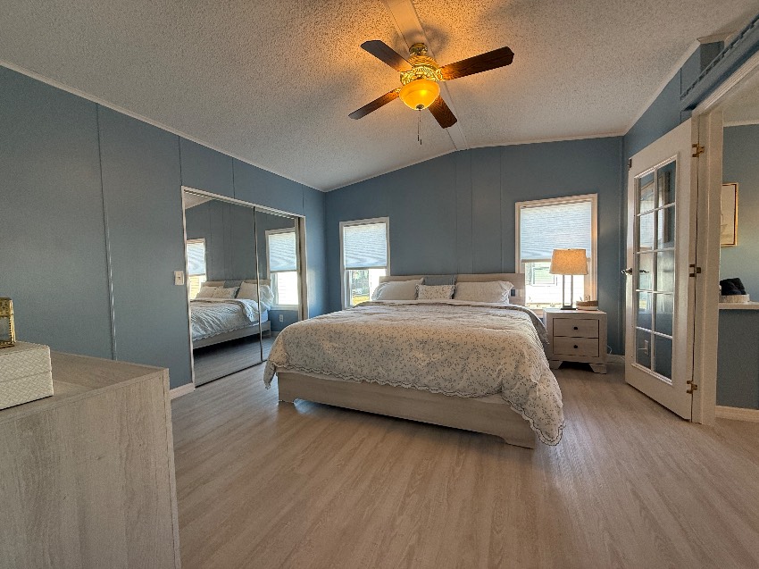 6253 Chalgrove Circle a Sarasota, FL Mobile or Manufactured Home for Sale