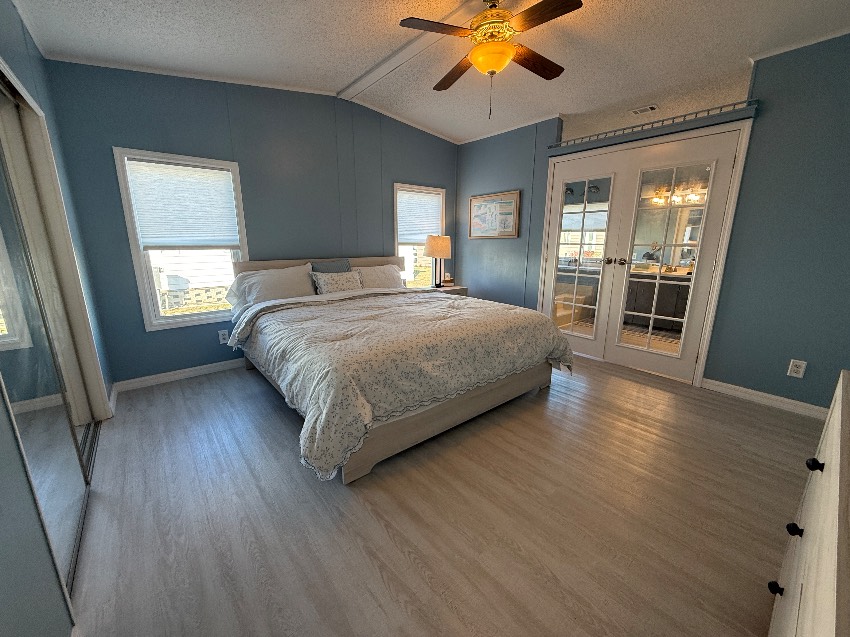 6253 Chalgrove Circle a Sarasota, FL Mobile or Manufactured Home for Sale