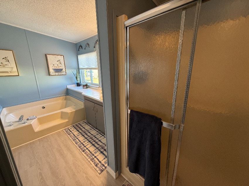 6253 Chalgrove Circle a Sarasota, FL Mobile or Manufactured Home for Sale