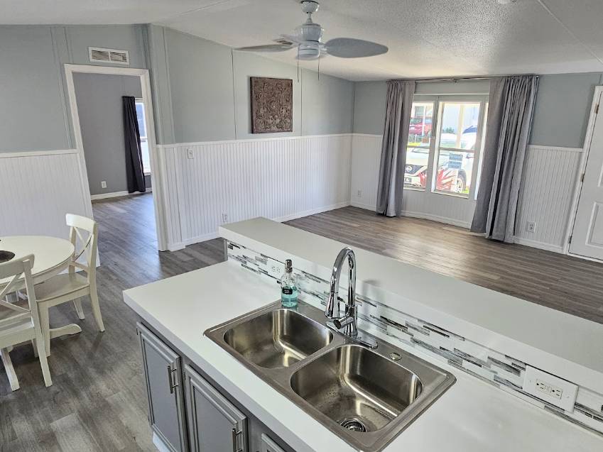 223 Lake Huron Dr a Mulberry, FL Mobile or Manufactured Home for Sale