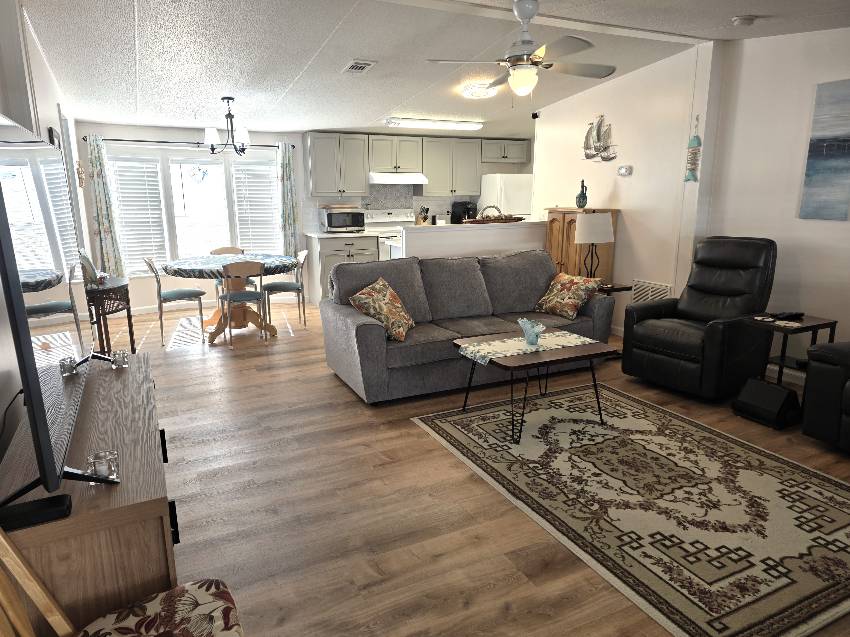 10278 S Hollington Terrace a Homosassa, FL Mobile or Manufactured Home for Sale