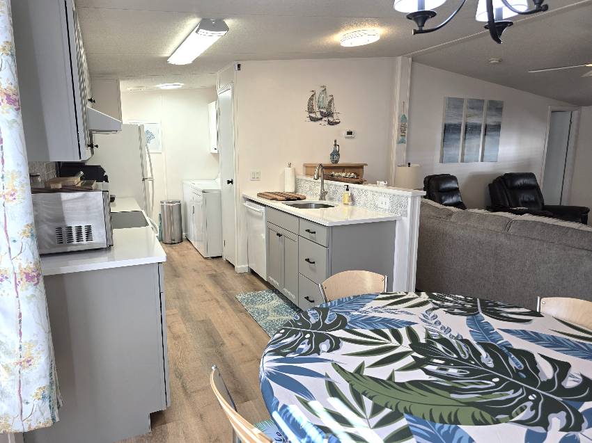 10278 S Hollington Terrace a Homosassa, FL Mobile or Manufactured Home for Sale