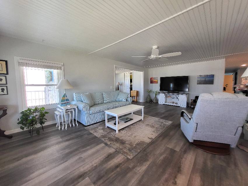 8421 Morgan Drive a Sarasota, FL Mobile or Manufactured Home for Sale