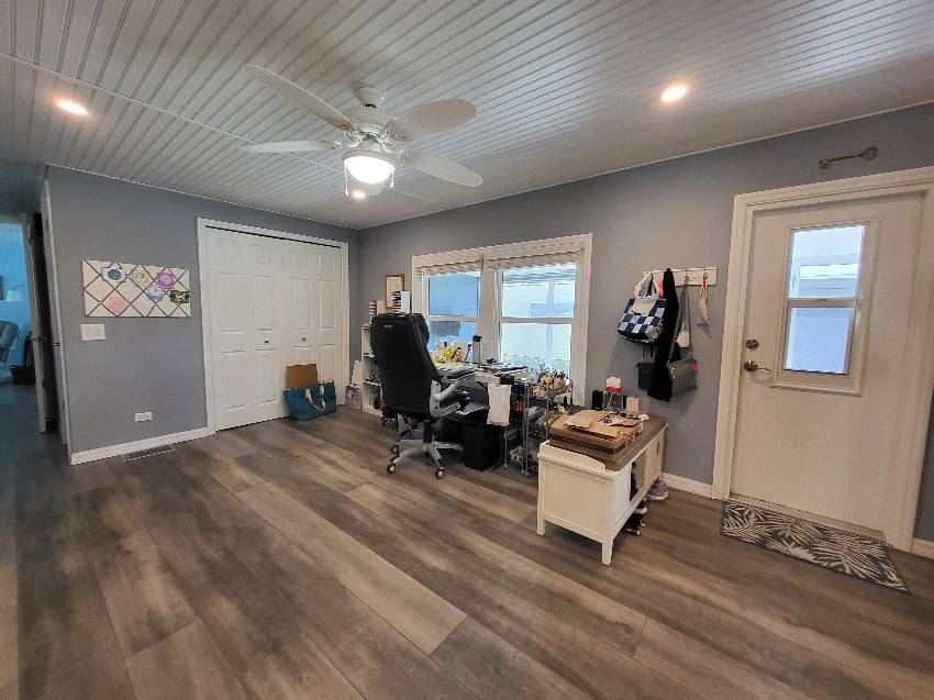 8421 Morgan Drive a Sarasota, FL Mobile or Manufactured Home for Sale