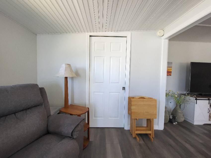 8421 Morgan Drive a Sarasota, FL Mobile or Manufactured Home for Sale