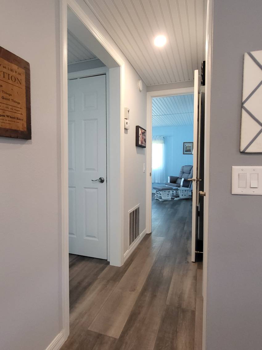 8421 Morgan Drive a Sarasota, FL Mobile or Manufactured Home for Sale