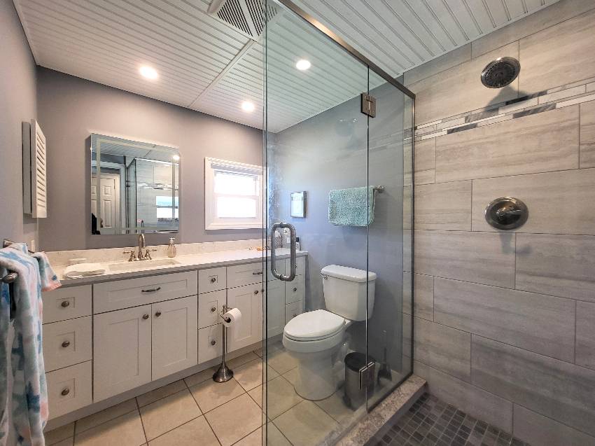 8421 Morgan Drive a Sarasota, FL Mobile or Manufactured Home for Sale