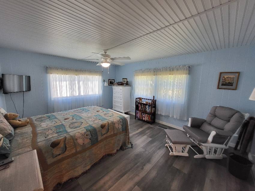 8421 Morgan Drive a Sarasota, FL Mobile or Manufactured Home for Sale