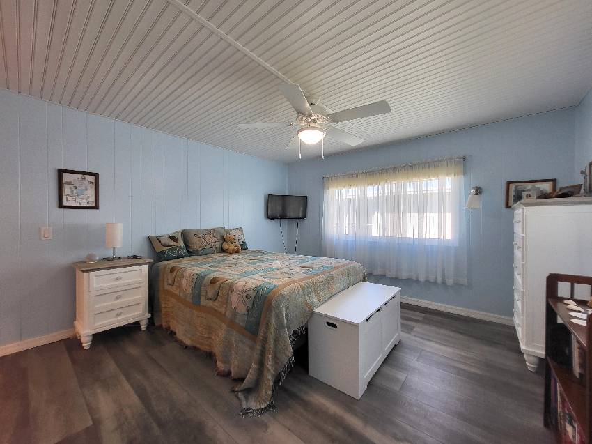 8421 Morgan Drive a Sarasota, FL Mobile or Manufactured Home for Sale