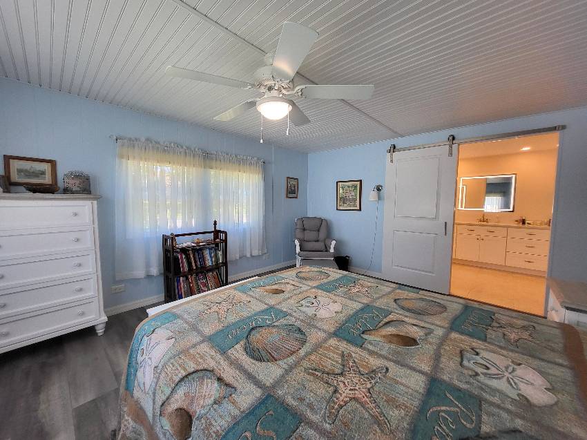8421 Morgan Drive a Sarasota, FL Mobile or Manufactured Home for Sale