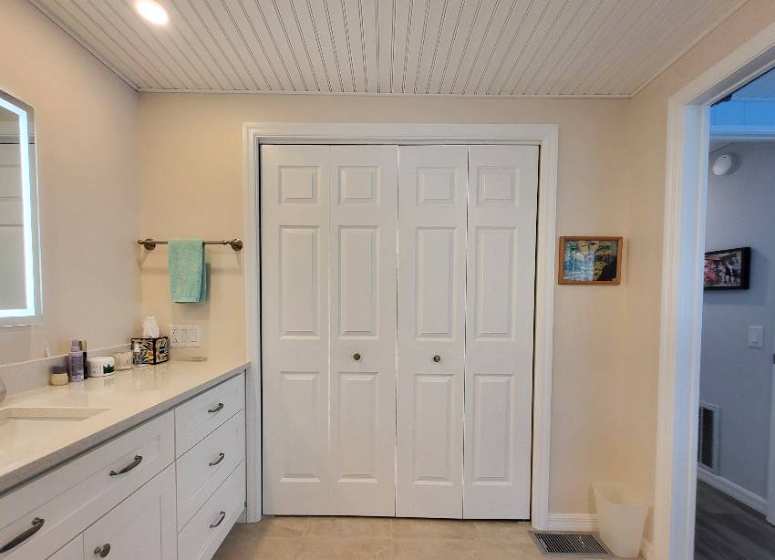 8421 Morgan Drive a Sarasota, FL Mobile or Manufactured Home for Sale