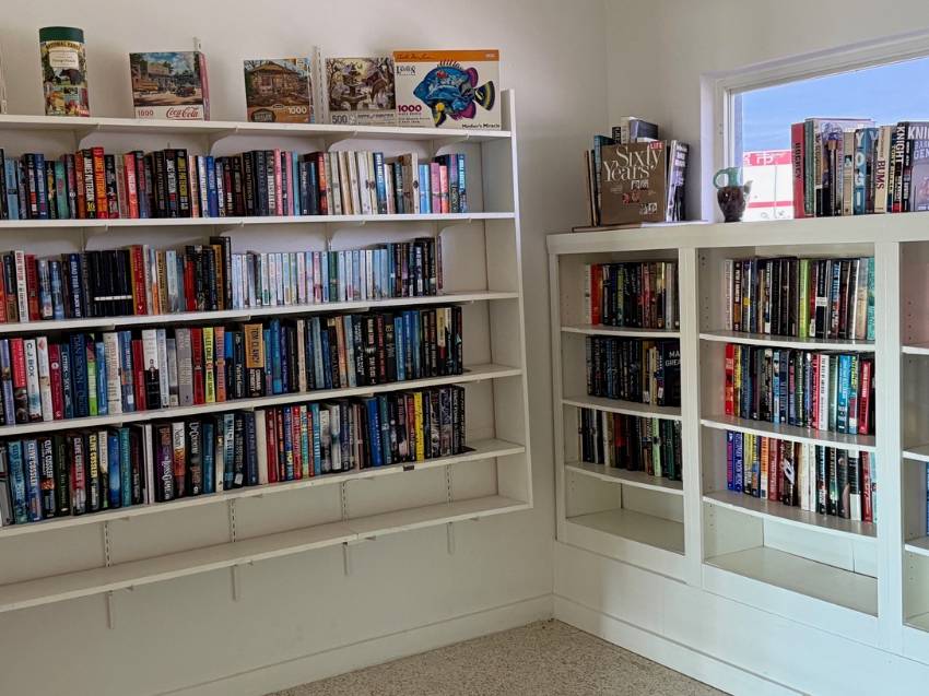 1919 Buccaneer Dr. a Sarasota, FL Mobile or Manufactured Home for Sale