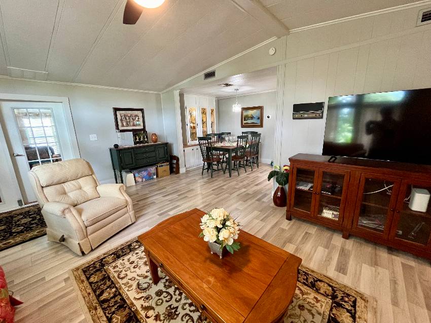 1203 N Indies Circle a Venice, FL Mobile or Manufactured Home for Sale