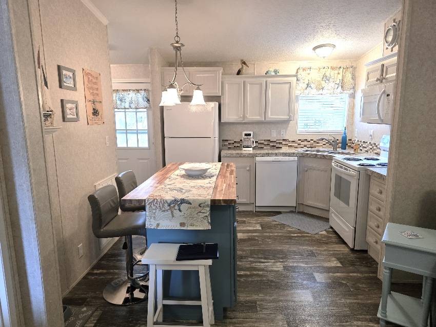 6931 W Pollans Lane a Homosassa, FL Mobile or Manufactured Home for Sale