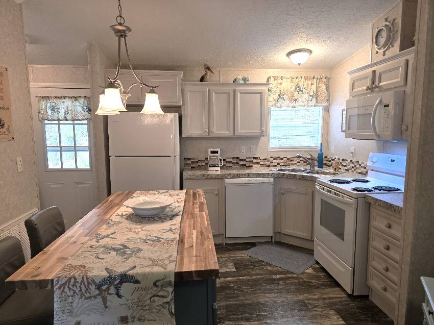 6931 W Pollans Lane a Homosassa, FL Mobile or Manufactured Home for Sale