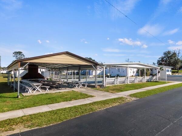 11125 Mockingbird Lane a Dade City, FL Mobile or Manufactured Home for Sale