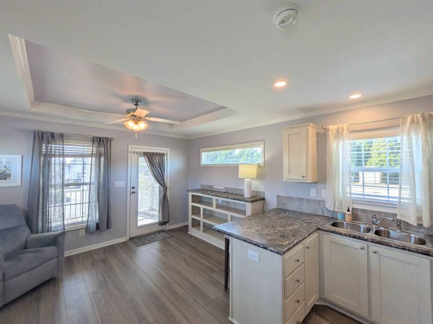 39511 Cypress Ln Lot 185 a Zephyrhills, FL Mobile or Manufactured Home for Sale