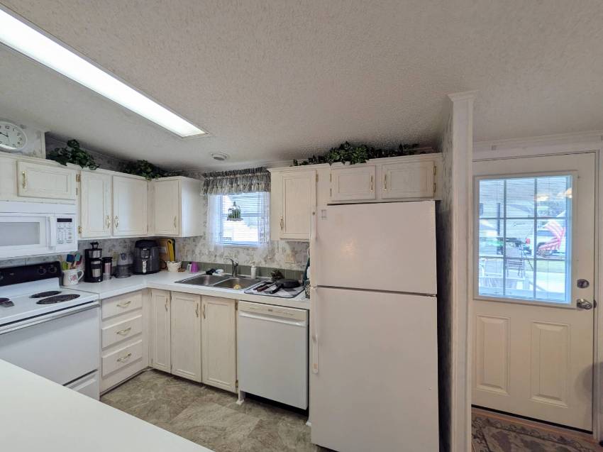 39911 Cog Hill Loop a Zephyrhills, FL Mobile or Manufactured Home for Sale