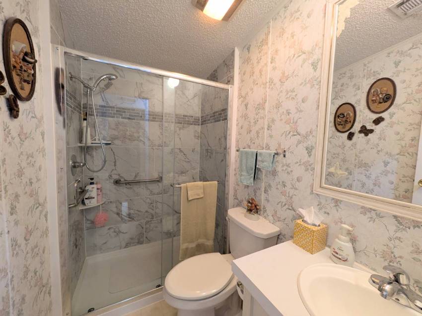 39911 Cog Hill Loop a Zephyrhills, FL Mobile or Manufactured Home for Sale