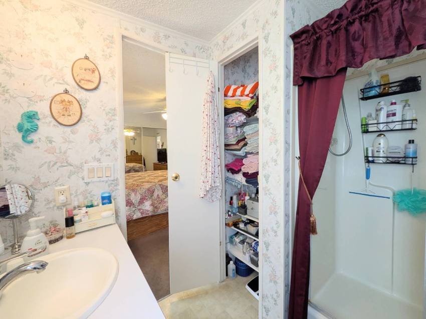 39911 Cog Hill Loop a Zephyrhills, FL Mobile or Manufactured Home for Sale