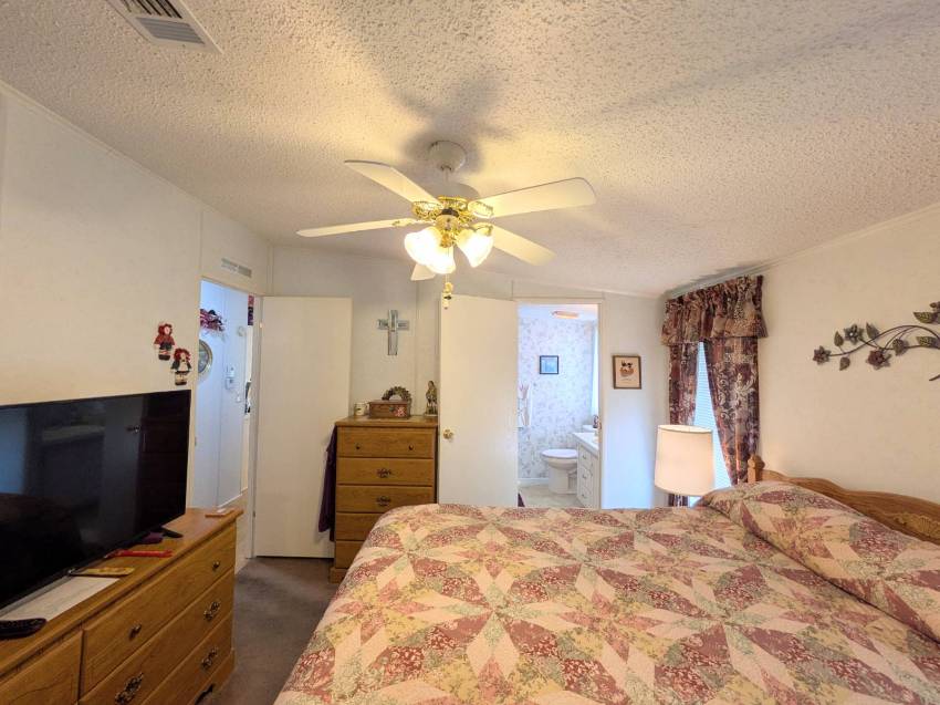 39911 Cog Hill Loop a Zephyrhills, FL Mobile or Manufactured Home for Sale