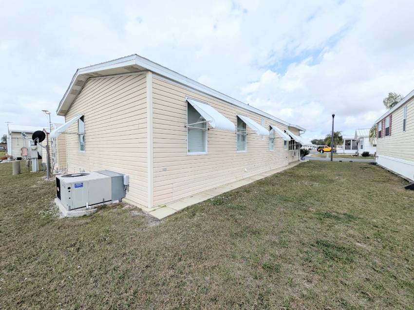 39911 Cog Hill Loop a Zephyrhills, FL Mobile or Manufactured Home for Sale