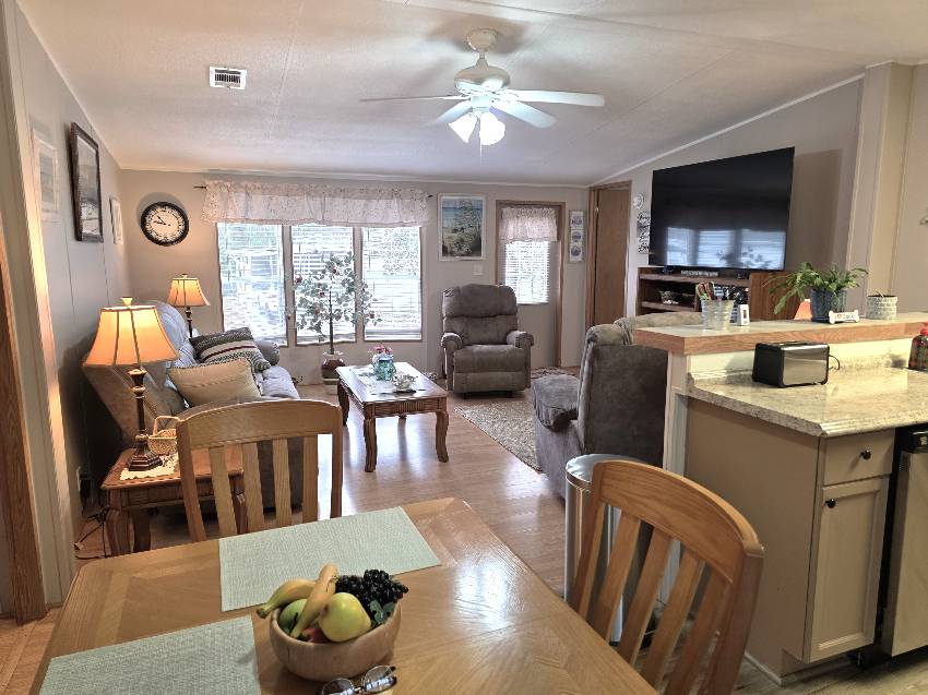 10485 S Darbyshire Terrace a Homosassa, FL Mobile or Manufactured Home for Sale