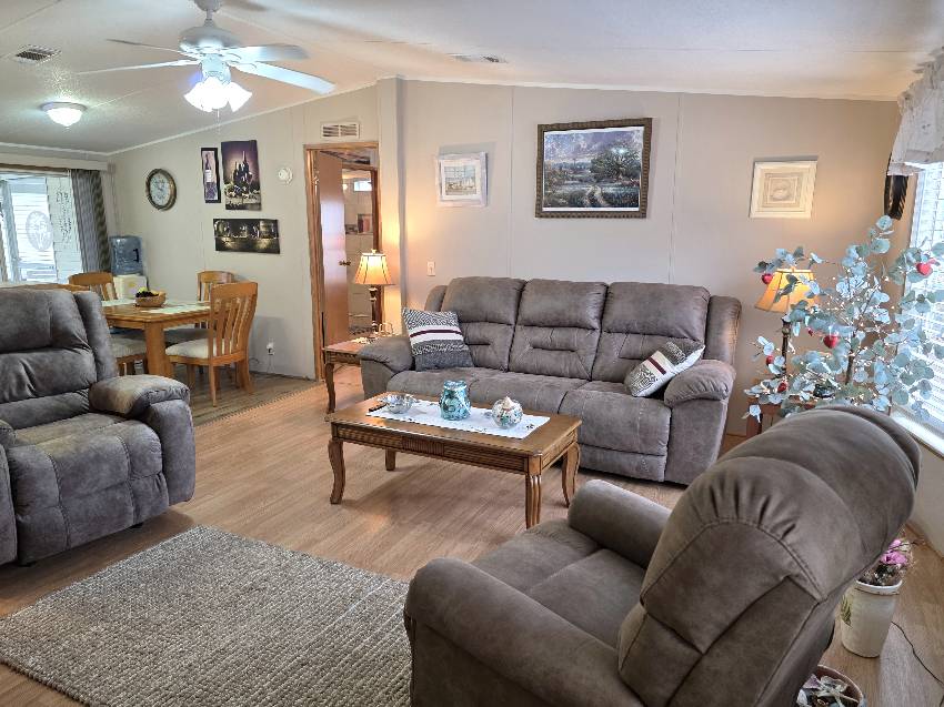 10485 S Darbyshire Terrace a Homosassa, FL Mobile or Manufactured Home for Sale