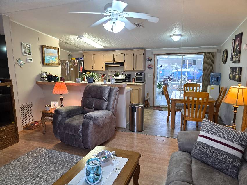 10485 S Darbyshire Terrace a Homosassa, FL Mobile or Manufactured Home for Sale