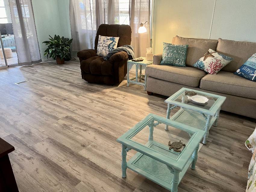 987 Haiti E a Venice, FL Mobile or Manufactured Home for Sale