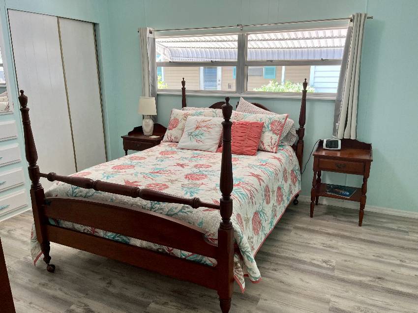 987 Haiti E a Venice, FL Mobile or Manufactured Home for Sale