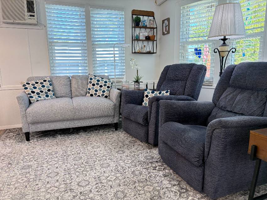 1300 N River Rd Lot R28 a Venice, FL Mobile or Manufactured Home for Sale