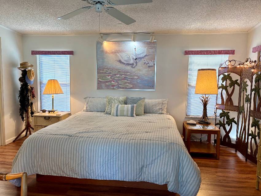 1262 N Indies Circle a Venice, FL Mobile or Manufactured Home for Sale