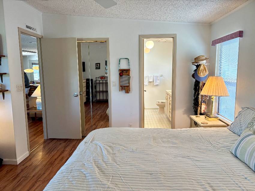 1262 N Indies Circle a Venice, FL Mobile or Manufactured Home for Sale