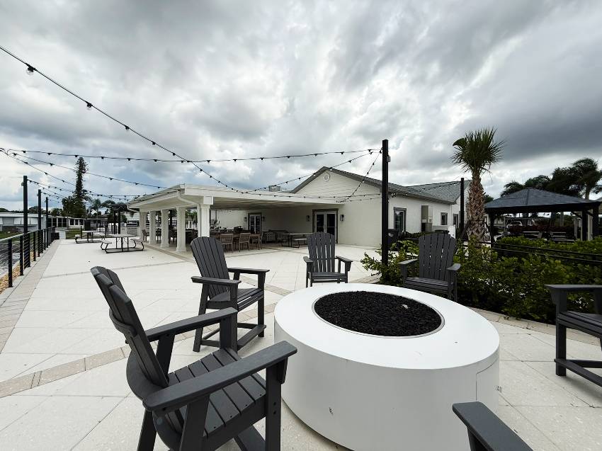 24 Date Ave a Bradenton, FL Mobile or Manufactured Home for Sale