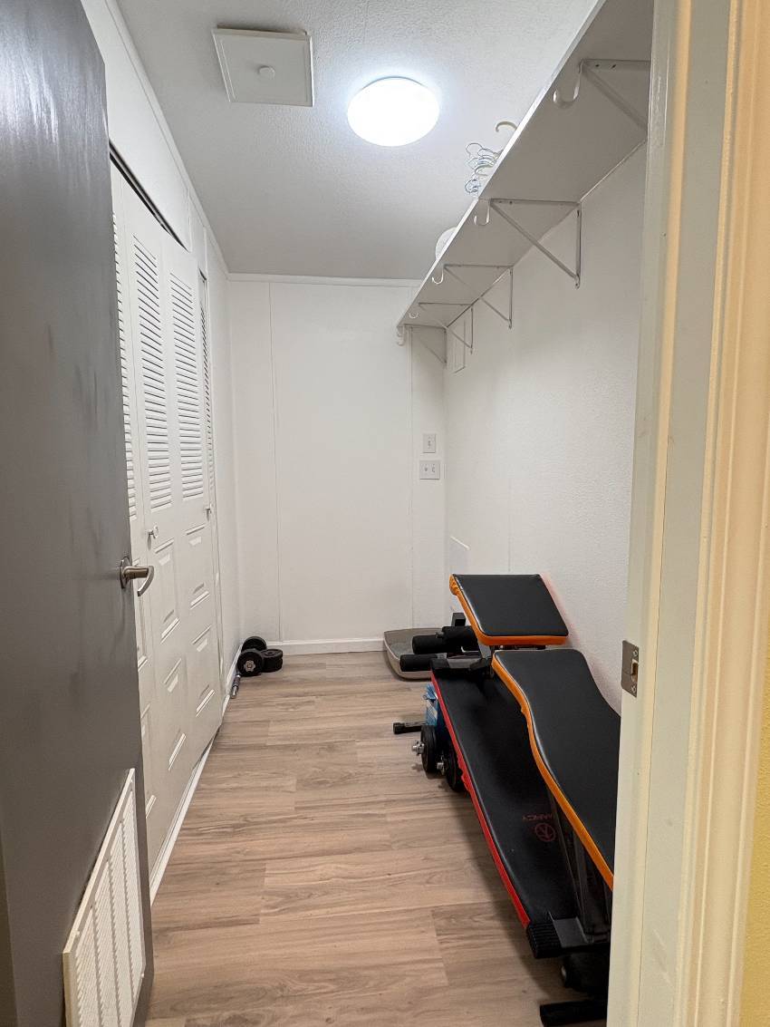 1241 N Indies Circle a Venice, FL Mobile or Manufactured Home for Sale