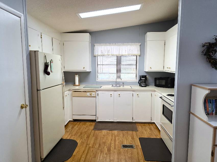 11607 Pierview Rd a Dade City, FL Mobile or Manufactured Home for Sale