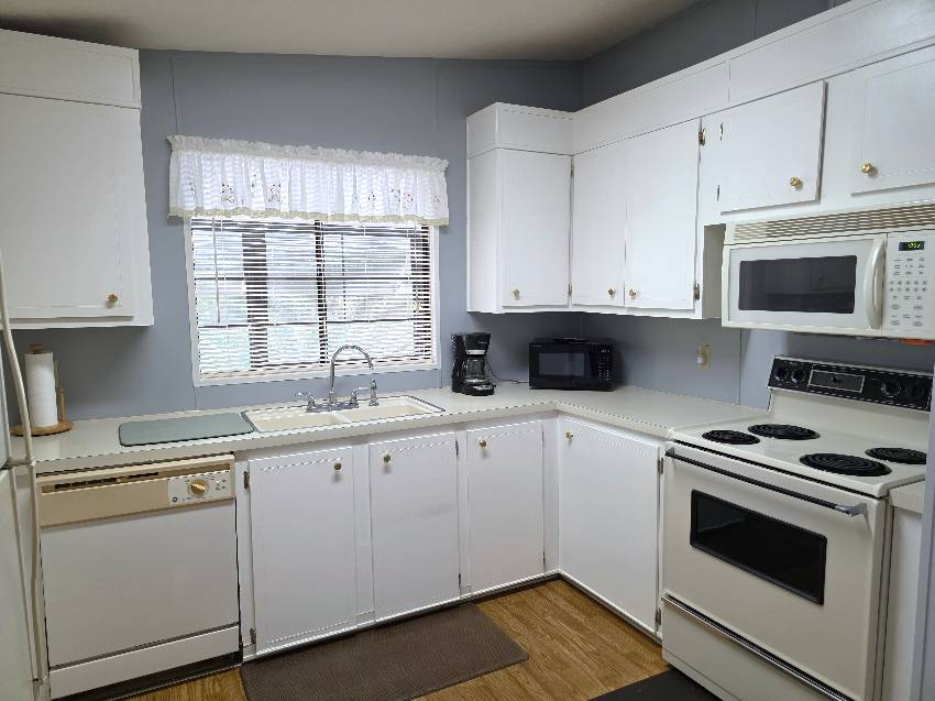 11607 Pierview Rd a Dade City, FL Mobile or Manufactured Home for Sale