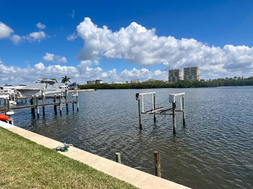 327 3rd St Dr W #13 a Palmetto, FL Mobile or Manufactured Home for Sale