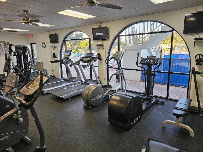 1436 Champion Dr a Lakeland, FL Mobile or Manufactured Home for Sale